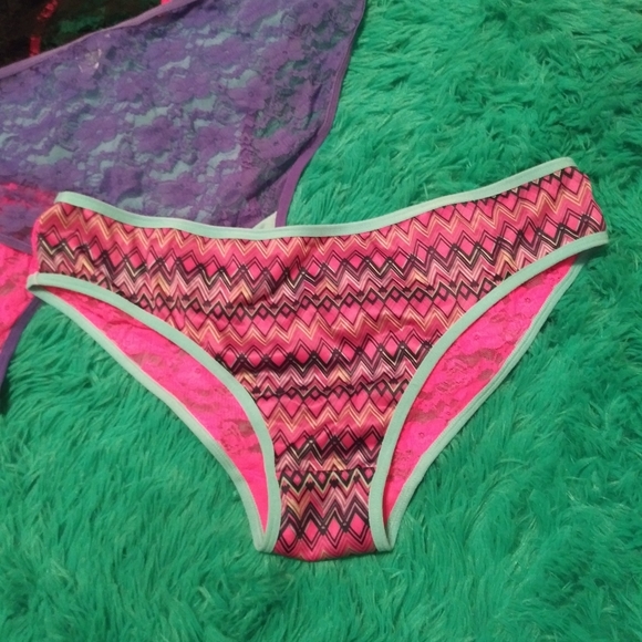 NWOT Bikini panties with lace backs, 4 pair - Picture 4 of 7